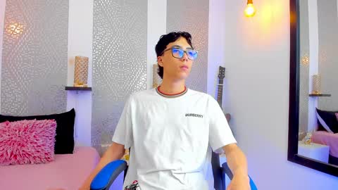    online show from 02.02.25