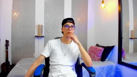    online show from 02.04.25