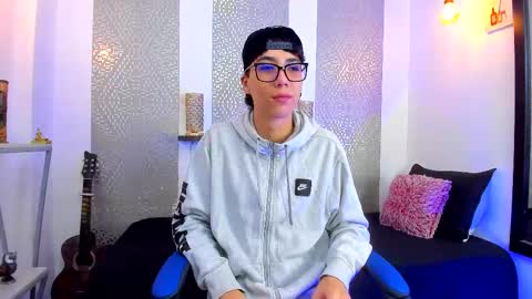    online show from 03.04.25