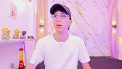 Snapshot of nikolay_gregori chatting on 02.24.26 online show from 02.24.26