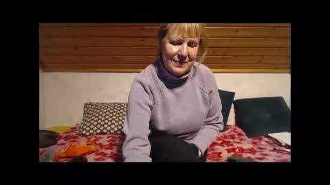 Nikole1 online show from 10.24.25