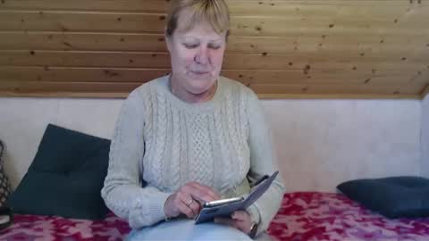 Snapshot of nikole111 chatting on 04.11.26 Nikole1 online show from 04.11.26