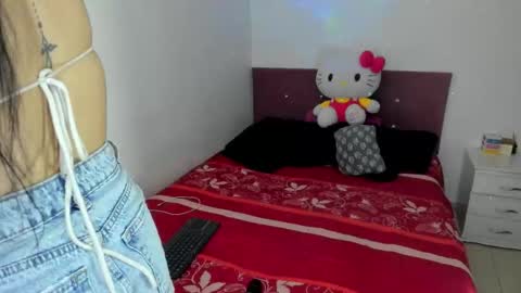 Snapshot of nikoleevanss chatting on 12.03.25 Nikole online show from 12.03.25