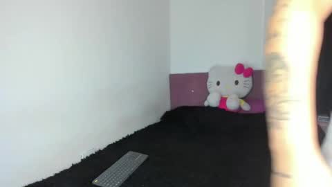 Nikole online show from 04.05.26