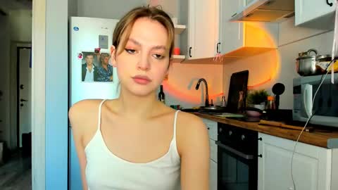 Snapshot of niky_jess chatting on 02.19.25 Veronica online show from 02.19.25