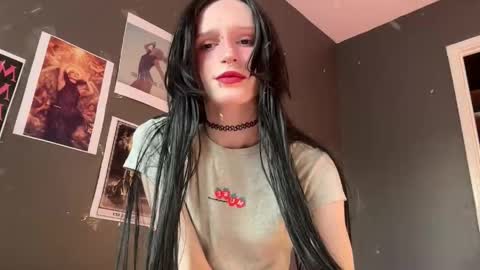 Snapshot of niky_long chatting on 04.13.26 Niky online show from 04.13.26