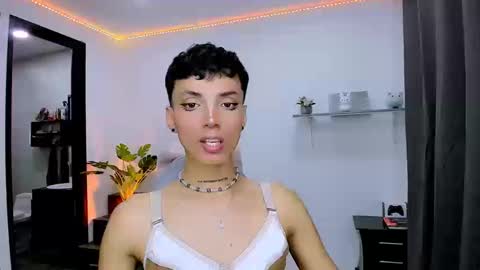 Snapshot of nilam217 chatting on 09.19.25 Nilam online show from 09.19.25