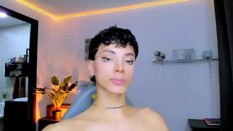 Snapshot of nilam217 chatting on 10.18.25 Nilam online show from 10.18.25