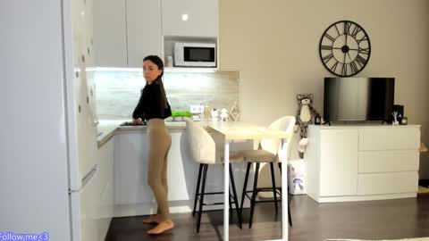 Bella online show from 01.22.25