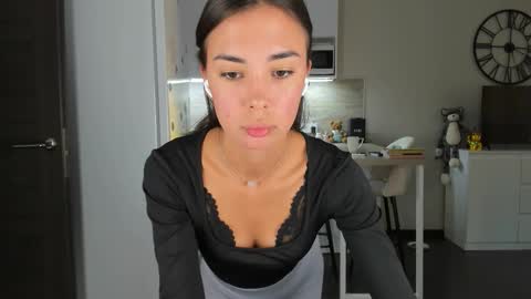 Bella online show from 09.08.25