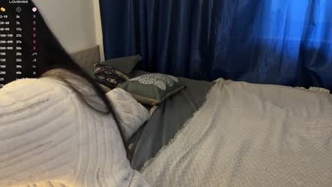 Snapshot of nimfaheart chatting on 01.08.25 Jennet online show from 01.08.25