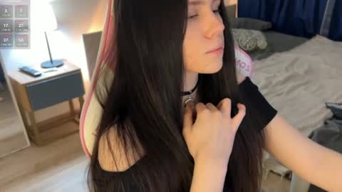 Snapshot of nimfaheart chatting on 02.15.25 Jennet online show from 02.15.25