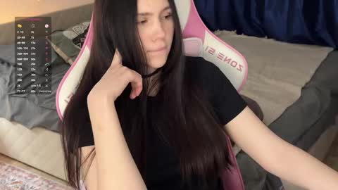 Snapshot of nimfaheart chatting on 03.08.25 Jennet online show from 03.08.25