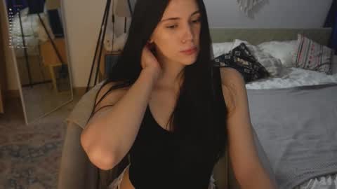 Snapshot of nimfaheart chatting on 10.25.25 Jennet online show from 10.25.25