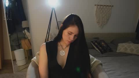 Snapshot of nimfaheart chatting on 11.16.25 Jennet online show from 11.16.25