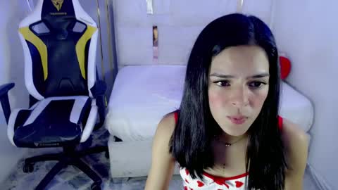 Snapshot of nina_and_coby chatting on 05.03.26 NINA AND COBY online show from 05.03.26
