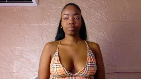 Snapshot of nina_bae_ chatting on 06.06.26 nina_bae_ online show from 06.06.26