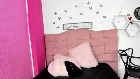 Nina online show from 01.18.25