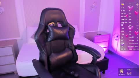 N I N A online show from 02.20.26