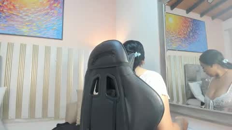 nina_glow_ online show from 02.23.26