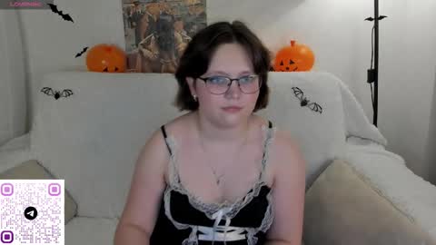 nina lunaa online show from 10.28.25