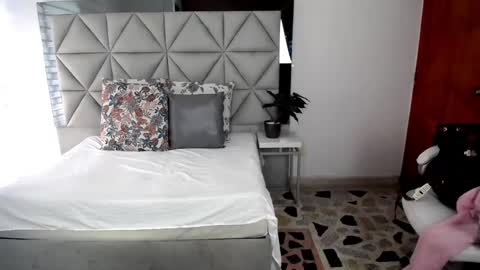  Nina  online show from 01.20.25