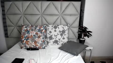  Nina  online show from 01.23.25