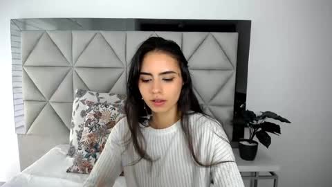  Nina  online show from 02.05.25