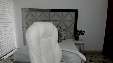  Nina  online show from 03.05.25