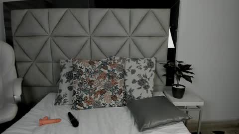  Nina  online show from 03.11.25