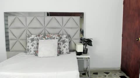  Nina  online show from 10.24.25