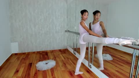 Snapshot of nina_ponse chatting on 01.31.25 Natalia FOLLOW ME ---- nathy po online show from 01.31.25