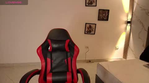 Snapshot of nina_rouge7 chatting on 11.07.25 N I N A online show from 11.07.25