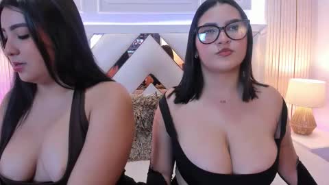 Snapshot of ninablooms01 chatting on 02.04.26 Nina online show from 02.04.26