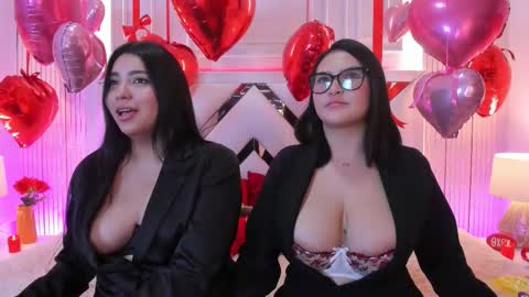 Snapshot of ninablooms01 chatting on 02.15.26 Nina online show from 02.15.26