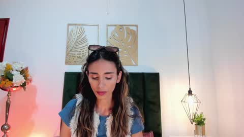 Snapshot of ninacavallli chatting on 12.31.24 Nina online show from 12.31.24