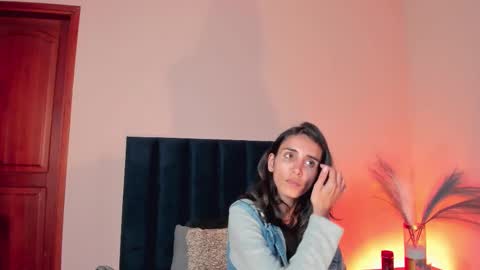 Snapshot of ninacavallli chatting on 10.24.25 Nina online show from 10.24.25