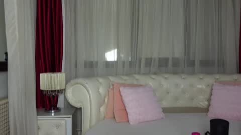 NinaCrystal online show from 02.18.25