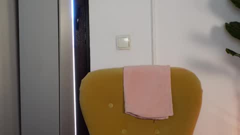 NinaCrystal online show from 03.04.26