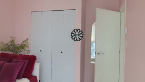 NinaOneil online show from 02.25.25