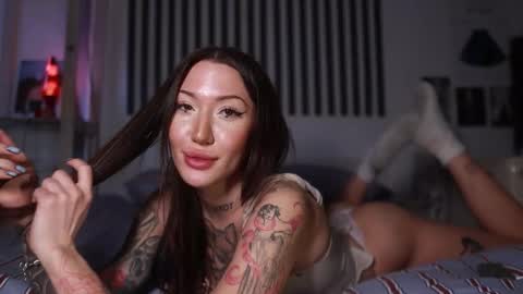 Snapshot of ninasuzuki chatting on 02.13.26 ninasuzuki online show from 02.13.26