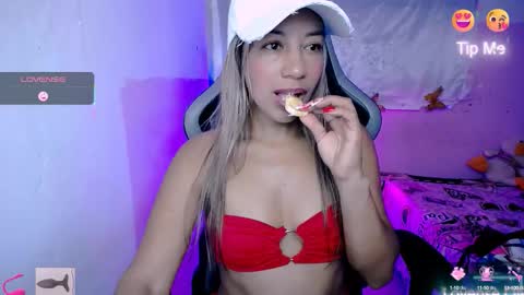 ninatinydoll1 online show from 10.22.25