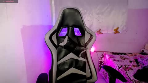 ninatinydoll1 online show from 10.31.25