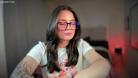 Snapshot of ninavolkov chatting on 02.14.25 ninavolkov online show from 02.14.25