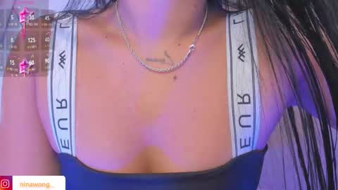 Snapshot of ninawong_ chatting on 10.01.25 Nina online show from 10.01.25