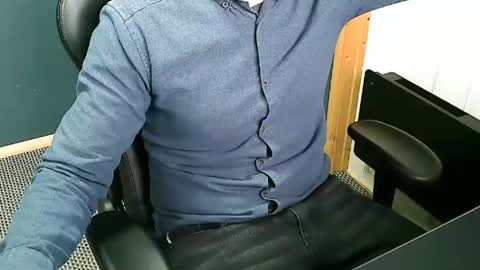 Nineinches online show from 02.17.25