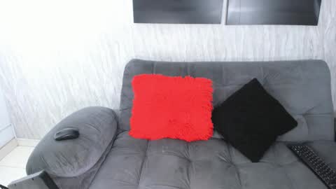 Snapshot of nini_beyker chatting on 11.23.25 nini_beyker online show from 11.23.25