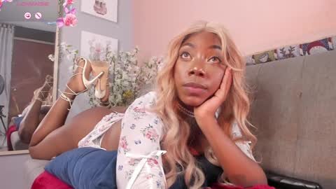 Snapshot of nini_martinii chatting on 12.15.24 NINI online show from 12.15.24