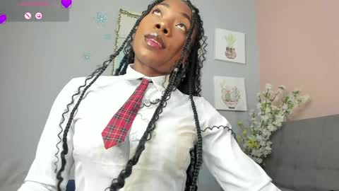 Snapshot of nini_martinii chatting on 02.01.25 NINI online show from 02.01.25