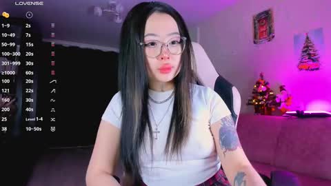 Yumi  ig yumibaee online show from 12.19.24